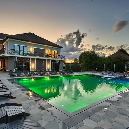 Hotel Underhill Resort&spa Bohorodchany