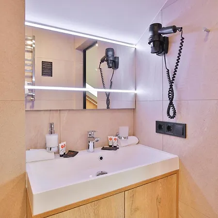 Отель Underhill Resort&spa