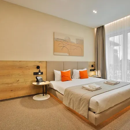 Underhill Resort&spa Отель *