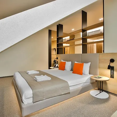 Отель Underhill Resort&spa *