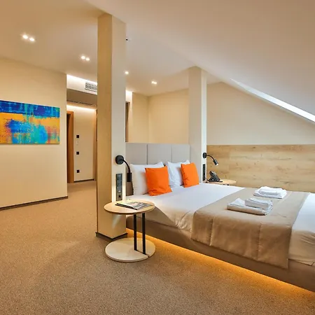 Отель Underhill Resort&spa